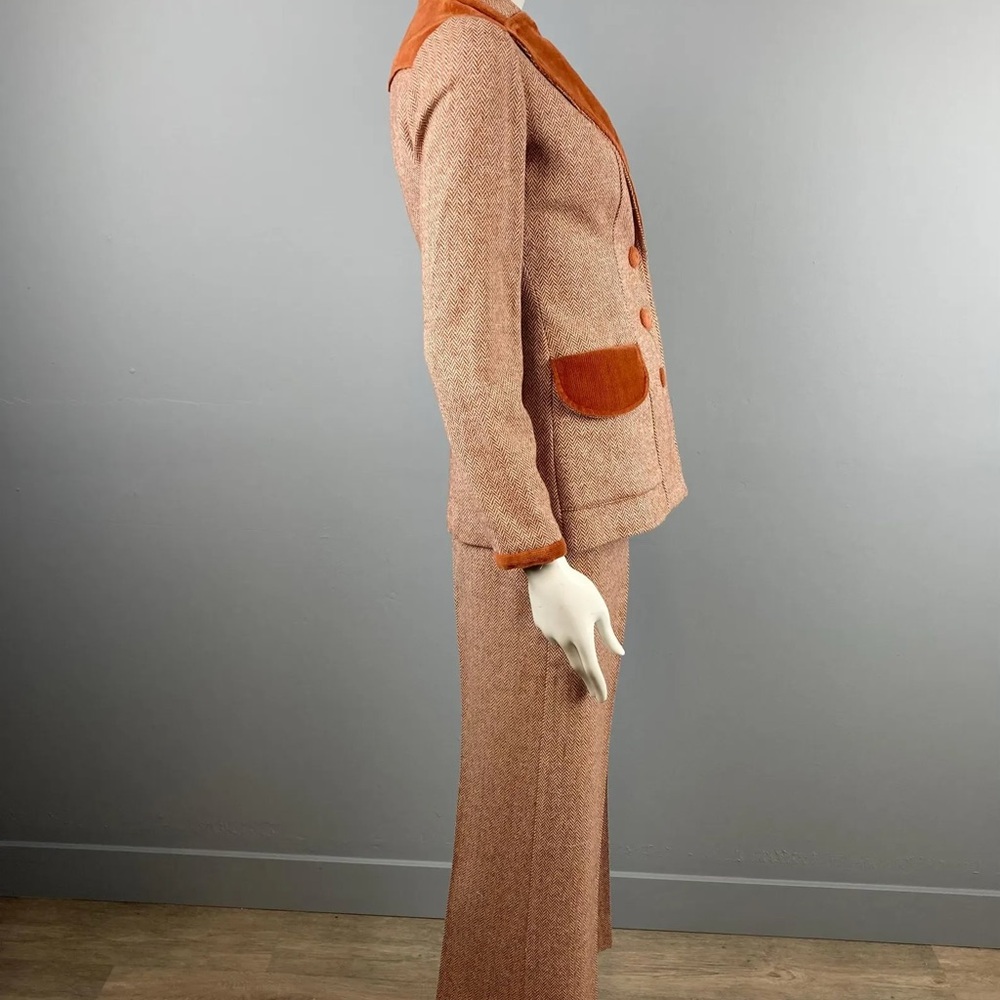 Classic Vintage 1970s Corduroy Tan and Brown Tailored Fit Wool Suit - Picture 3 of 10